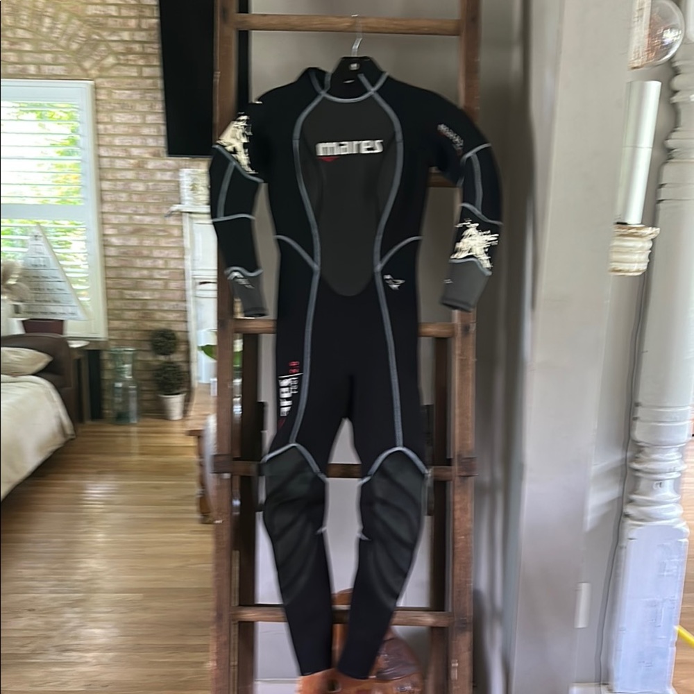 MARES REEF  2.5 She Dives Ladies Wetsuit BLACK ONE PIECE FULL SIZE 4 NEOPRENE
